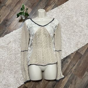 Buckle Gimmicks by BKE S Open Knit Lace V Neck Bell Sleeve Wool Blend Sweater